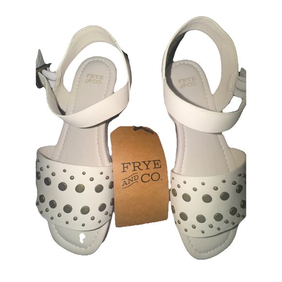 Frye and Co White Brooklyn studded sandals with ankle strap buckle size 8.5 SRA - Picture 1 of 4